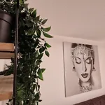 Swiss Border For 4 People, Free Parking, 1min From Basel 公寓 圣路易