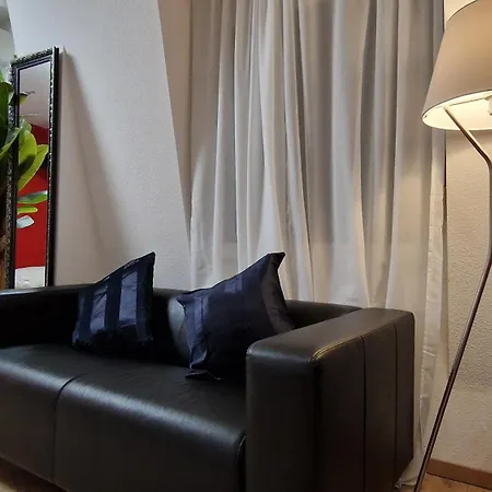 Swiss Border For 4 People, Free Parking, 1min From Basel *